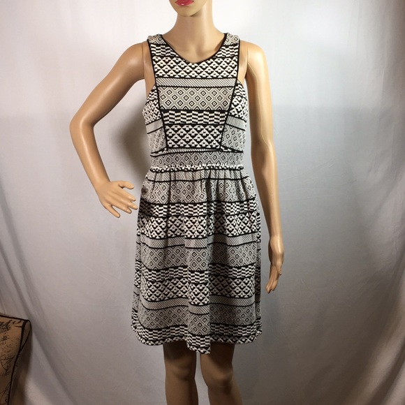 Monteau Dresses & Skirts - Monteau black and white dress